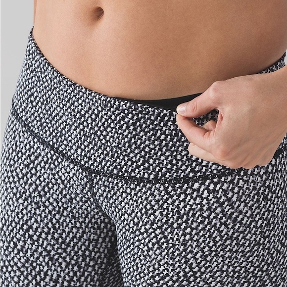 Lululemon Wunder Under Crop Legging III in Scatter Star Arctic Gray Black Sz 6 - Picture 2 of 10